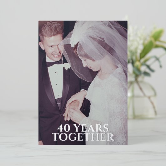 40周年結婚記念日の銀と写真 箔招待状 (立ち正面)