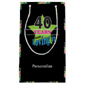 40年およびそれを愛すること! |の第40誕生日 スモールペーパーバッグ (正面)