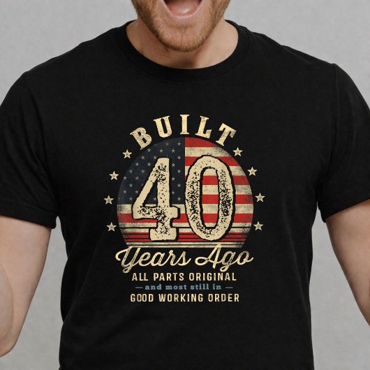 40年前製作の面白い40歳の誕生日USAフラグ Tシャツ