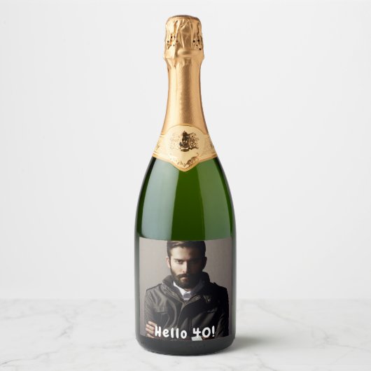 40歳の誕生日の写真こんにちは40人の男性 スパークリングワインラベル (正面)
