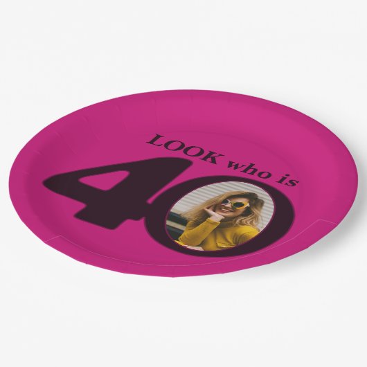 40歳の誕生日の写真はダークピンクの紙プレート ペーパープレート (アングル)