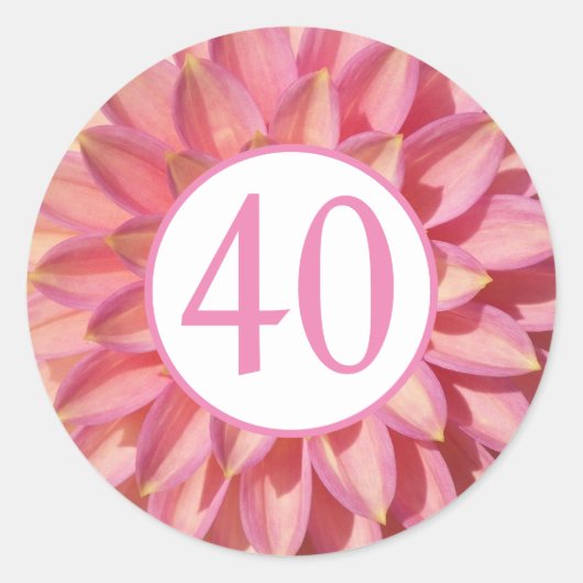 40歳の誕生日を記念したピンクの花の花びら ラウンドシール (正面)