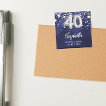 40歳の誕生日ネイビー・ブルー・シルバー・スターズ マグネット<br><div class="desc">40歳の誕生日パーティー。銀の星を持つネイビーフェイクブルーの背景色。青い色が不均一だ。名前を追加する，文字.お客様のゲスト、パーティーの好意、または記念品として保存日のアラームとして使用できる。</div>