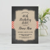 40歳の誕生日パーティーレッドジンガムバーラップBBQ招待状 招待状 (スタンド正面)