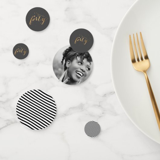 40歳の誕生日フォト白黒金ゴールドパーティー コンフェッティ (グループ)