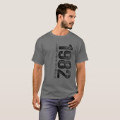 40歳の誕生日プレゼント以来40歳のレトロ伝説 Tシャツ (正面フル)