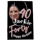 40歳の誕生日写真スクリプトバラピンク ミディアムペーパーバッグ (正面)