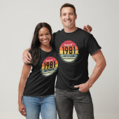 40歳の誕生日1981 40威厳がある年ギフト女性男性 Tシャツ (ユニセックス)