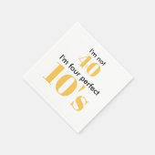 40歳の誕生日4つの完璧な数十イエロー金ゴールド スタンダードカクテルナプキン (角)