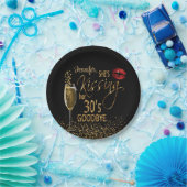 40歳の誕生日 – 彼女はキスをする30歳の別れ ペーパープレート (パーティー)