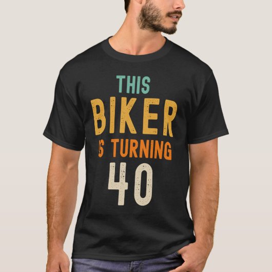 40歳の誕生日Gagアイディアおもしろい40歳バイクもしくは自転車に乗る人J Tシャツ (正面)