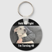 40歳を超えてかわいい白犬おもしろい誕生日 キーホルダー (正面)