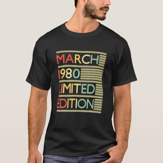 40歳40歳の誕生日ギフト女性男性3月1日 Tシャツ (正面)