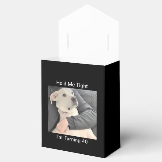 40黒番におびえる可愛い白おもしろい犬 フェイバーボックス (オープン)