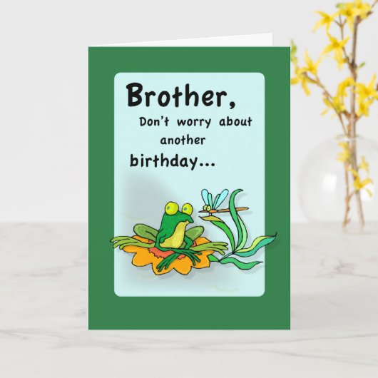 4086ブラザー誕生日、カエルのユーモア カード (黄色い花)