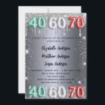 40 60 70th birthday silverグリッター乾燥 招待状<br><div class="desc">一緒モダン生誕スタイリッシュ生会への華やかな招待状。銀フェイク色の背景、飾グリッターの塵。名前とパーティー・詳細のパーソナライズおよび追加40、60、70番はバルーン書スタイルフォント、スクリプト付き。</div>