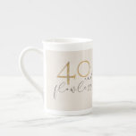 40 & Flawless赤面ピンク金ゴールド&グレー40歳の誕生日 ボーンチャイナマグカップ<br><div class="desc">赤面ピンク、金ゴールドフォイルフェイク、ダークグレーデザインの手書き文字のタイポグラフィ「40 and Flawless」。著作権エレガント招待状、すべての権利を留保。</div>