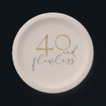 40 & Flawless赤面ピンク&金ゴールド40th Birthday ペーパープレート<br><div class="desc">40歳祝の誕生日は、これらの赤面ピンク、金ゴールドフォイルおよびグレーフェイクブラックのスクリプト紙プレートとスタイルで40歳の誕生日を迎える。著作権エレガント招待状、すべての権利を留保。</div>