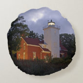 40 Mile Point Light houseダスクラウンドピロー ラウンドクッション (裏面)