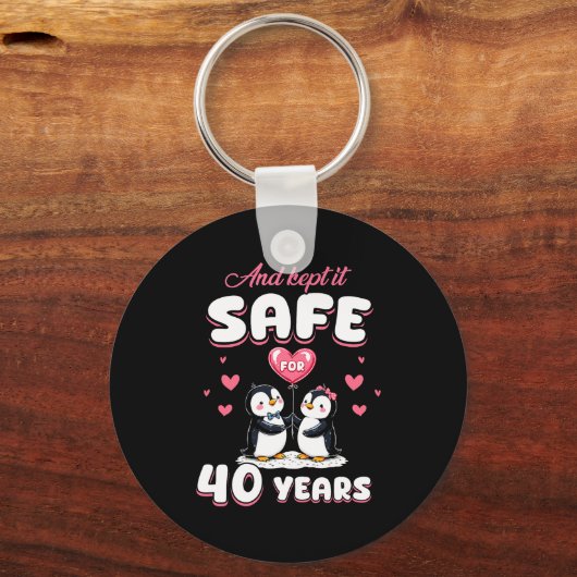 40 Years Wedding Anniversary Penguin Couples Match キーホルダー (正面)