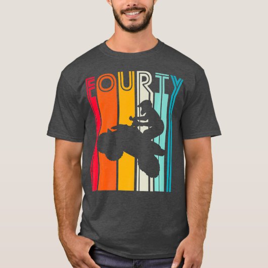 40th誕生日ギフトクワッドドライバレトロATV 4x4 Tシャツ (正面)