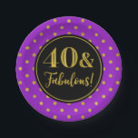 40th Birthdayパーティーパープルブラック金ゴールドドット紙 ペーパープレート<br><div class="desc">40歳と素晴らしい誕生日パーティーのプレートは、紫の黒と金ゴールドの水玉模様。</div>