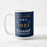 40th Birthday 生まれ 1983 名前の追加Blue金ゴールド凡例 コーヒーマグカップ<br><div class="desc">彼らの祝誕生日のために私たちは理想的な誕生日のマグカップを持っている。白と金ゴールドのデザインの青い背景はシンプルレトロエレガントな背景で感じある。提供さカスタマイズれたテンプレートを使用して容易に文字。さらに多くのギフトやパーティー用品は、店の"伝説"のデザインで利用可能。</div>
