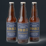 40th Birthday 生まれ 1983 名前の追加Blue金ゴールド ビールラベル<br><div class="desc">パーソナライズされた誕生日名前と年のビアラベルを追加。指定したテンプレートで名前と年を編集する。素晴らしいカスタムブルーバースデーパーティーのアクセサリー。店頭の「設定の基準」デザインで、より多くのギフトやパーティーの供給を利用できる。</div>