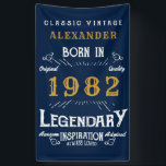 40th Birthday 1982名前を追加Blue金ゴールド伝説 横断幕<br><div class="desc">誕生日パーソナライズされたバナー。このヴィンテージスタイルのレトロプリント誕生日バナーに名前を追加。指定したテンプレートで名前と年を編集する。白とカスタム金ゴールドヴィンテージスタイルぶら下がったタイポグラフィと素晴らしい青い誕生日の壁。さらに多くのギフトやパーティー用品は、店の"伝説"のデザインで利用可能。</div>