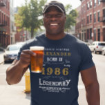 40th Birthday 1983名前を追加Blue金ゴールド伝説 Tシャツ<br><div class="desc">40th Birthdayあなたの名前を追加Tシャツ。指定したテンプレートで名前と年を編集する。素敵なカスタム青い誕生日のTシャツ。さらに多くのギフトやパーティー用品は、店の"伝説"のデザインで利用可能。</div>