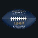 40th Birthday 1983名前を追加Legend Blue金ゴールド アメリカンフットボール<br><div class="desc">ヴィンテージデザイン任意の年"オリジナル品質伝説的インスピレーション"サッカー。誕生祝い・アイテムを作成するテンプレート・フィールドに、必要に応じて名前と年ユニークを追加する。私たちの店で利用可能なマッチングのギフト、パーティーアクセサリー、衣類と一緒にこれをチーム。</div>