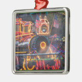 416110sq.jpg メタルオーナメント (左)