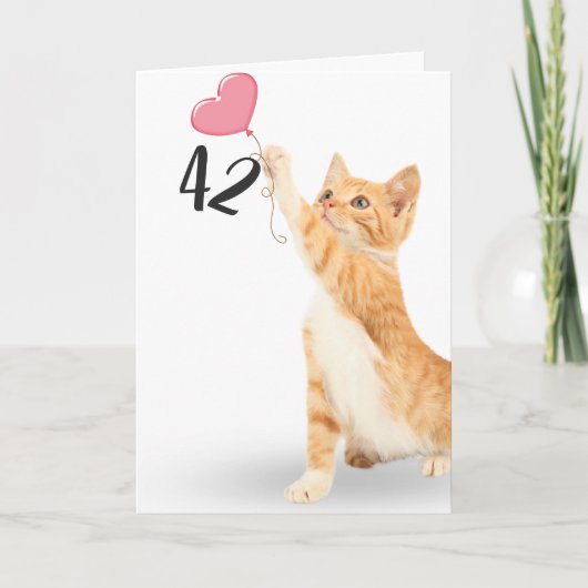 42歳の誕生日タビー猫とハートバルーン カード (正面)
