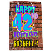 42誕生日:おもしろい、アーバングラフィティインスパイアルック ミディアムペーパーバッグ (正面)