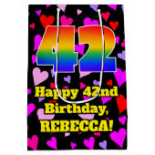42誕生日：愛するハートパターン、虹# 42 ミディアムペーパーバッグ (裏面)