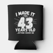 43おもしろい誕生日引用文皮肉43歳 缶クーラー (裏面)