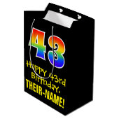 43誕生日:おもしろいはっきりした、カラフルレインボー「43」 ミディアムペーパーバッグ (裏面アングル)