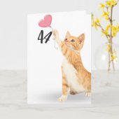 44th誕生日のタビー猫とハートバルーン カード (黄色い花)