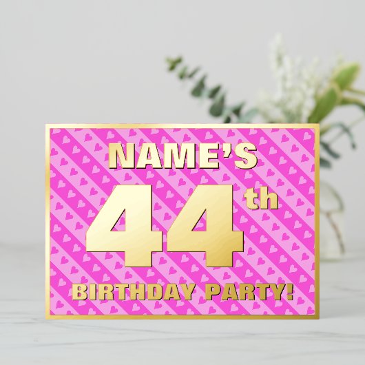 44th Birthday Party —おもしろいピンクのハートとストライプ 箔招待状 (立ち正面)