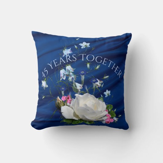 45年一緒にホワイトローズ記念日 クッション (正面)