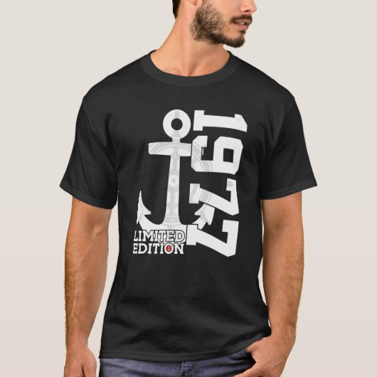 45年間の容量1977セーラー45誕生日 Tシャツ (正面)