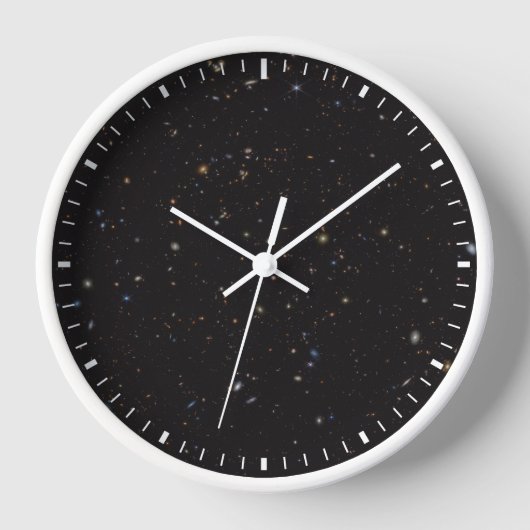 45,000を超える銀河系が見える空の部分。 壁時計 (正面)