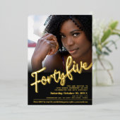 45 45誕生日金ゴールド黒写真スクリプト 箔招待状 (立ち正面)