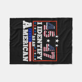 45 47私はアメリカのトランプ2024として識別する フリースブランケット (正面(横))