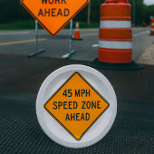 45 MPHスピードゾーン前方のカスタム交通標識 ペーパープレート