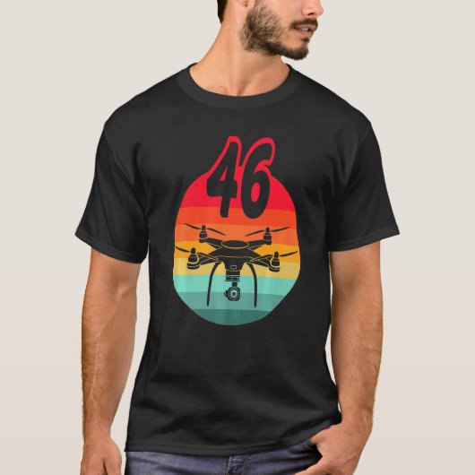 46誕生日IレトロリモコンDrone With C Tシャツ (正面)