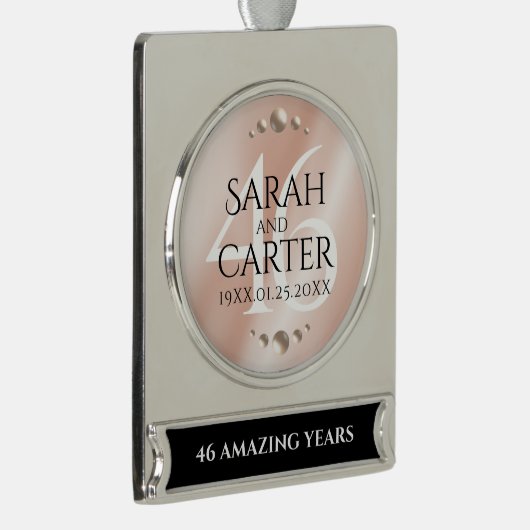 46thエレガントパールの結婚記念日お祝い シルバープレートバナーオーナメント (右)