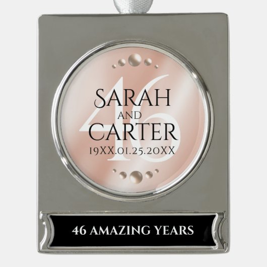 46thエレガントパールの結婚記念日お祝い シルバープレートバナーオーナメント (正面)