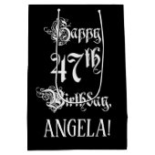 47番目の誕生日: ファンシー、スクリプエレガントト+名前をカスタムする ミディアムペーパーバッグ (裏面)