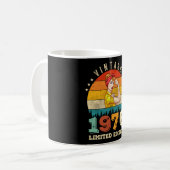 49歳1976年ヴィンテージ49誕生日女性 コーヒーマグカップ (正面左)